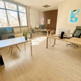 Bureau privé 20 m² 3 postes Coworking Cours Mirabeau Marignane 13700 - photo 2
